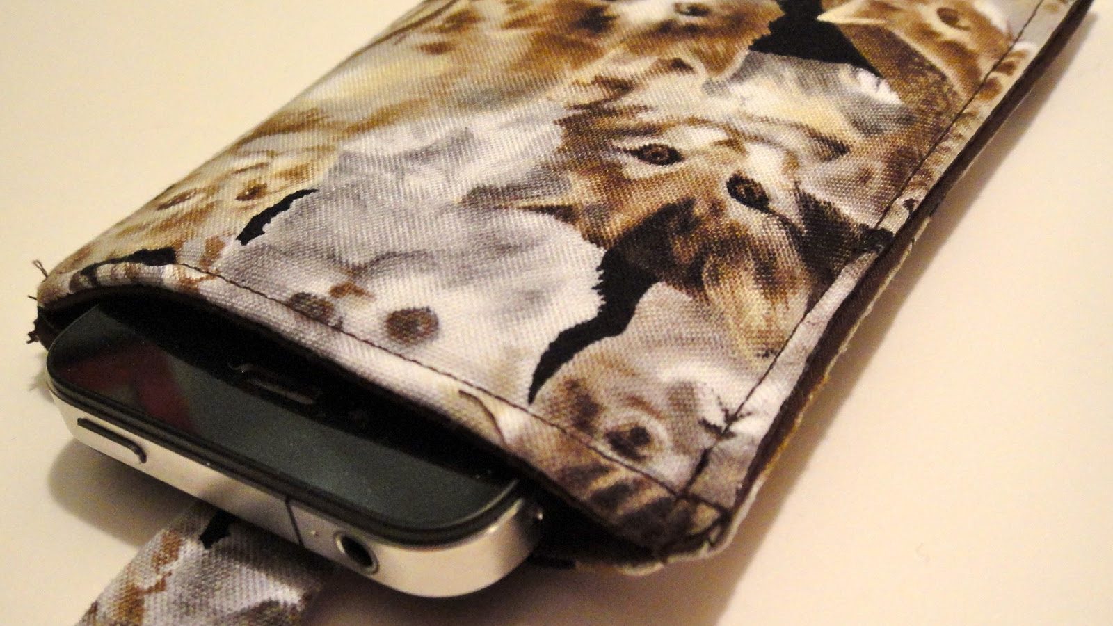 DIY IPhone Sleeve! DSC00533